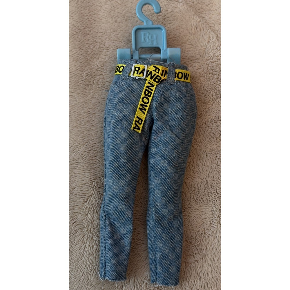 MGA Entertainment Rainbow High Deluxe Fashion Closet Replacement Jeans Blue